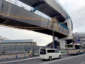 横浜本牧の鋼床版橋建設現場