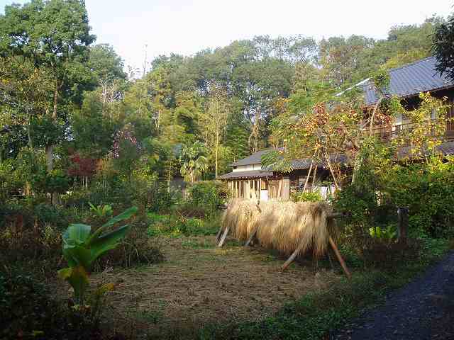 雨読晴耕村舎の建物