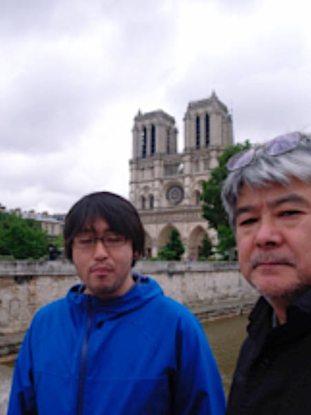 2016年6月 大学院生岩野さんとセーヌ川ノートルダムをバックに