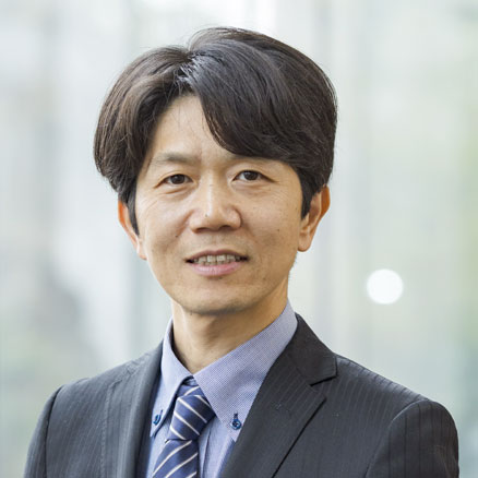 井坂康志 教授